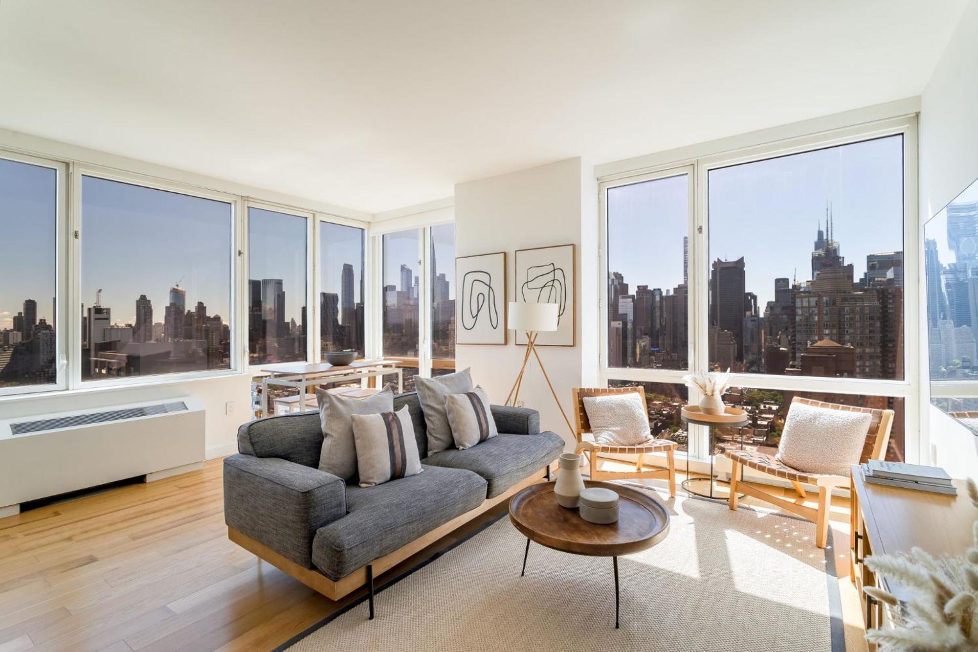 Stunning Luxe 1bd 1bath Apartment *